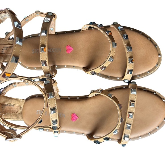 Steve Madden Studded Tan strapy Sandals - Picture 11 of 11